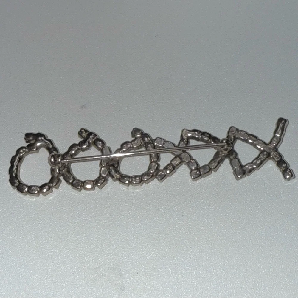 Vintage Rhinestone “XOXO” Brooch – 1980s/1990s Glam Statement Pin